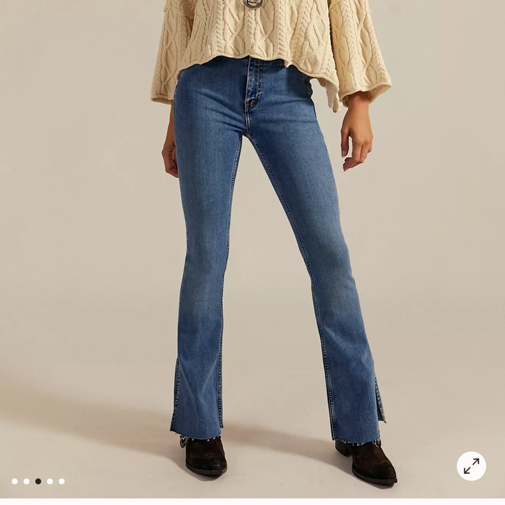 Free people We The Free Level Up Slit bootcut jeans NWT size 26 sunburst